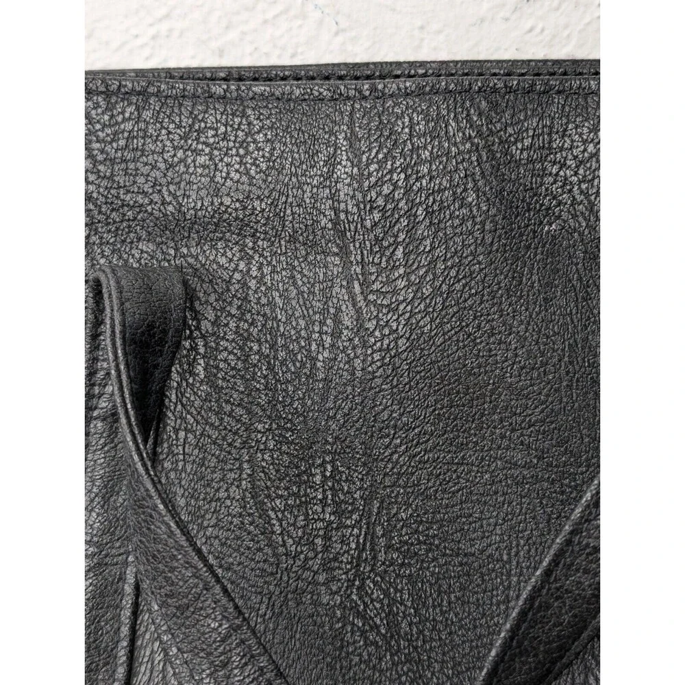 LaTique Black Faux Leather Marbled Shoulder Bag Tote Black‎ Hardware Black Strap